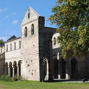 An Der Klosterruine Paulinzella